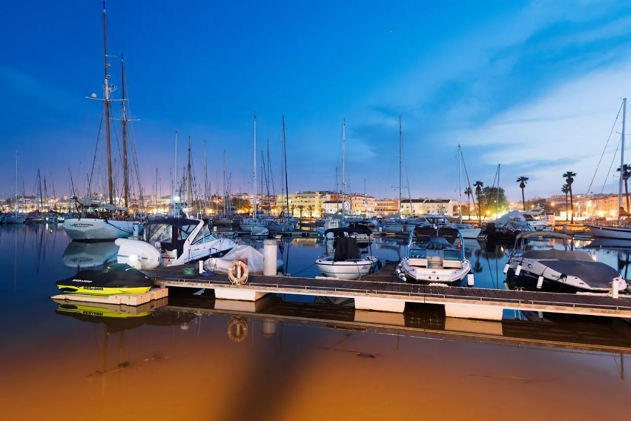 B46 - Marinapark Apartment With Seaview Lagos